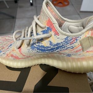 Yeezy boost 350 V2